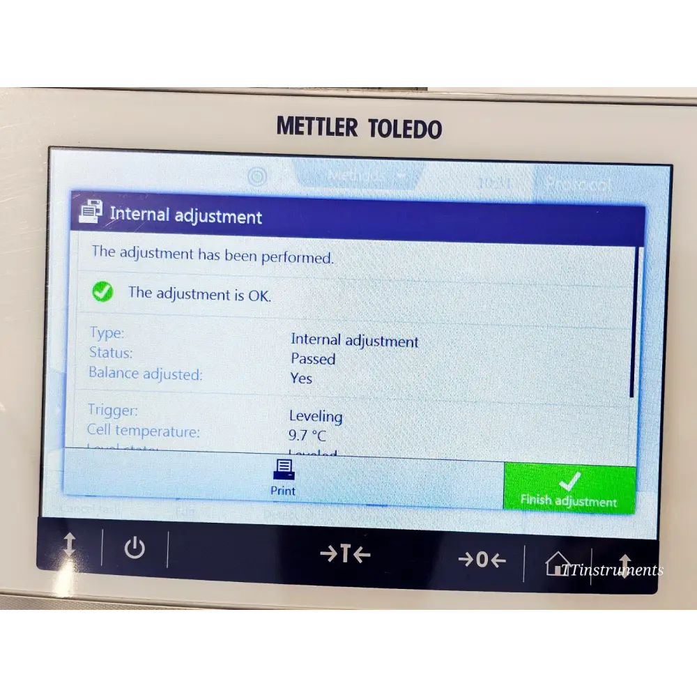 Mettler Toledo XPR226DRQ DeltaRange balance draft shield enclosure, side view