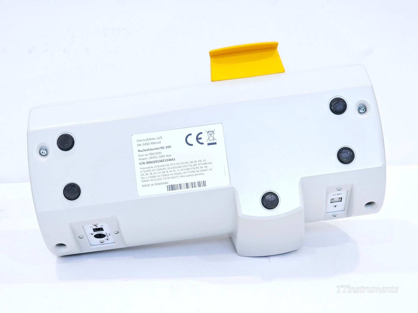 Laptop with licensed NucleoView NC-200 software included with the NucleoCounter system