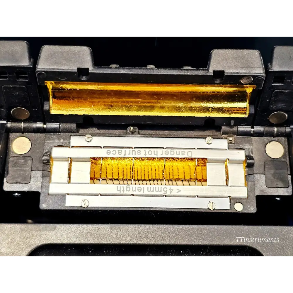 Corning OptiSplice One Fusion Splicer + FBC-006 Cleaver ARC 5047