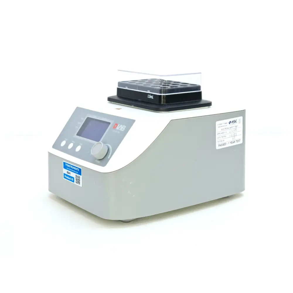 DLAB HC110-Pro dry bath mixer side profile showing compact laboratory instrument housing