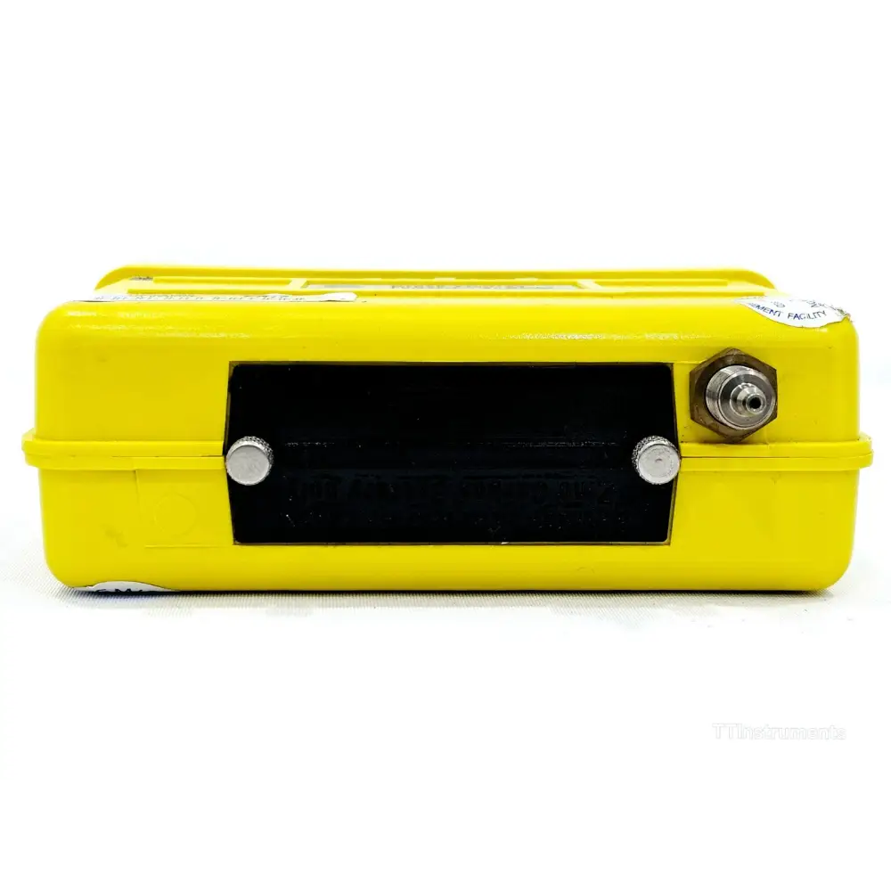 Druck DPI 701 portable pressure indicator shown with pressure port fitting detail