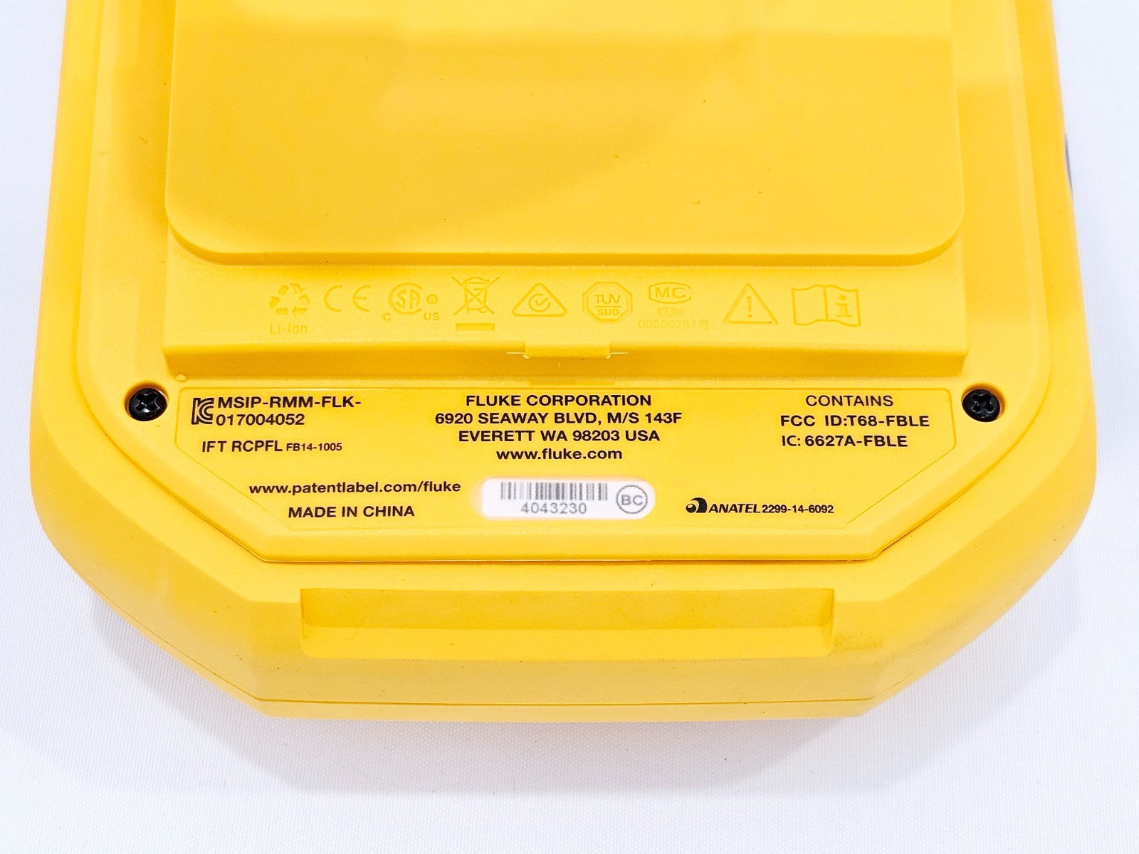 Fluke 729 FLK-729 30G FC Automatic Pressure Calibrator with Accessories 30 PSI