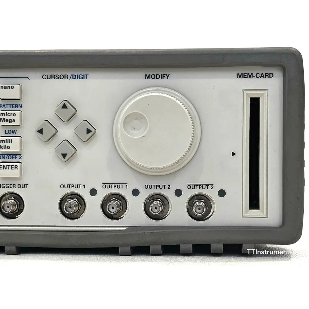 Agilent 81130A side view showing overall unit condition