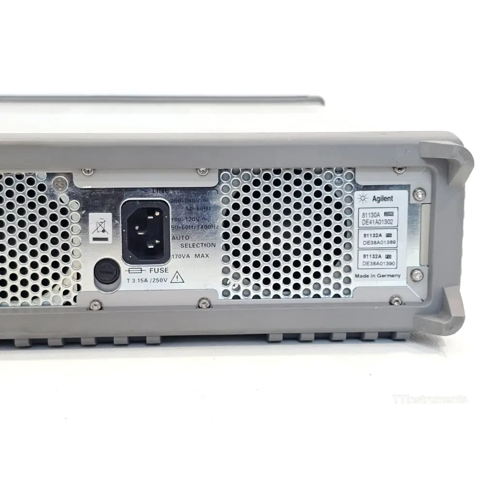 Second Agilent 81132A output module installed in 81130A mainframe