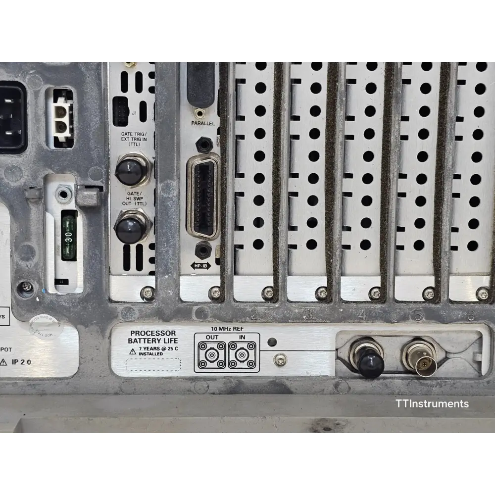 Agilent E4402B softkey menu and display close-up
