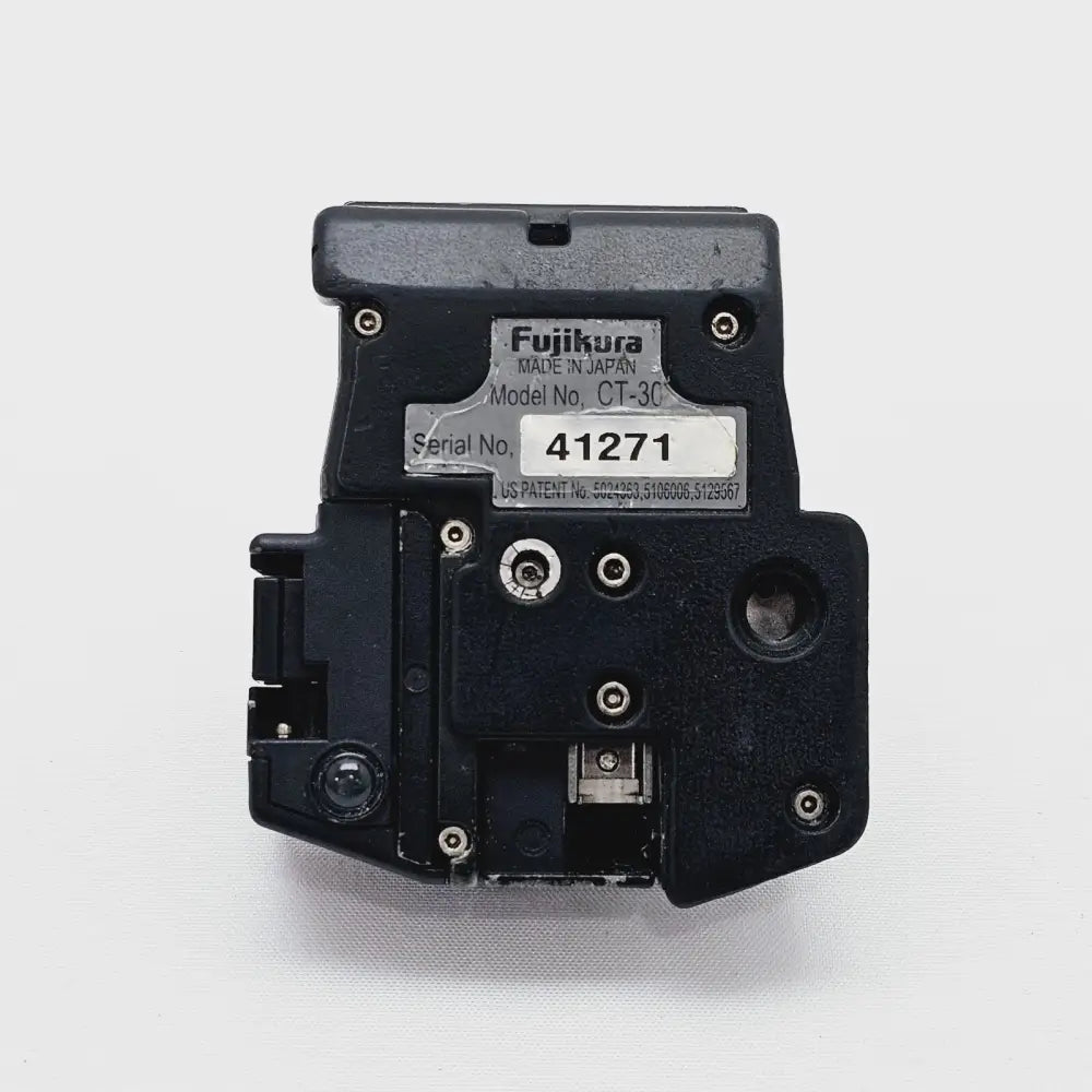 Fujikura FSM-22S splicer top-down view showing fiber loading area