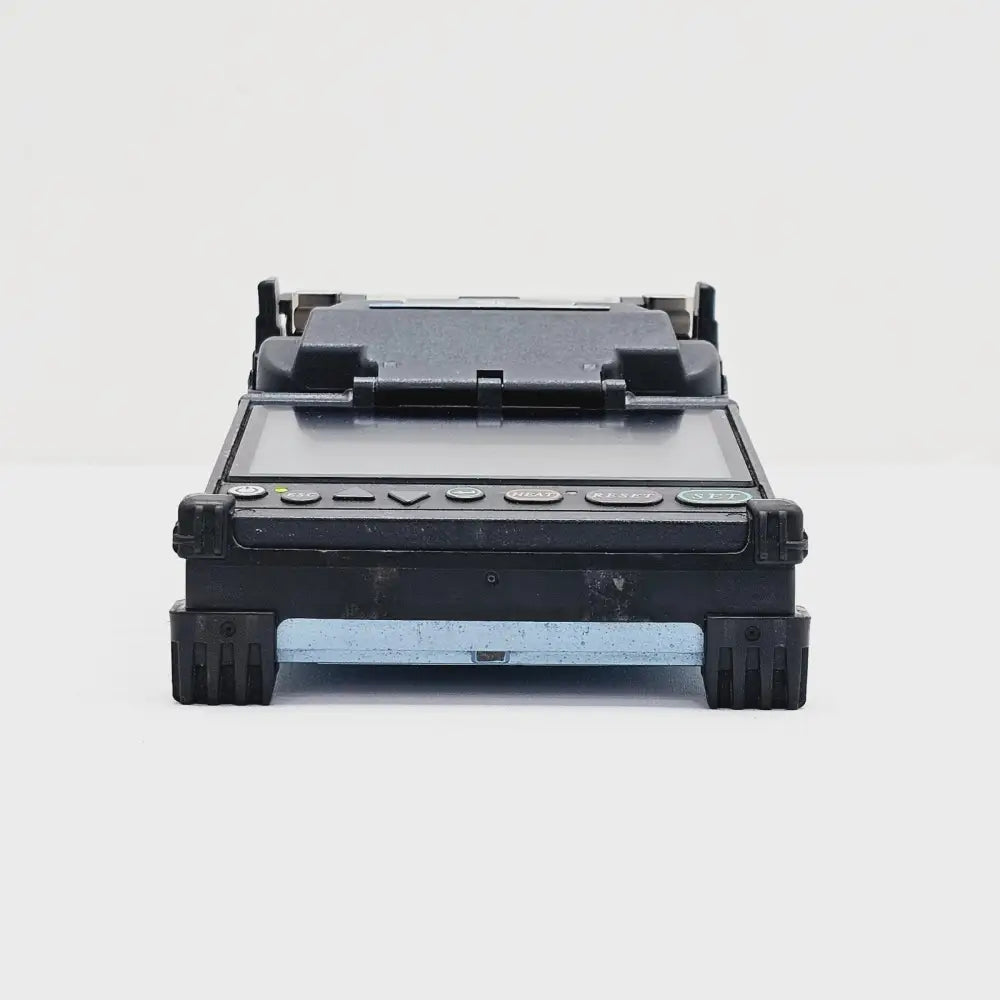 Fujikura FSM-22S inside hard carrying case with accessories laid out