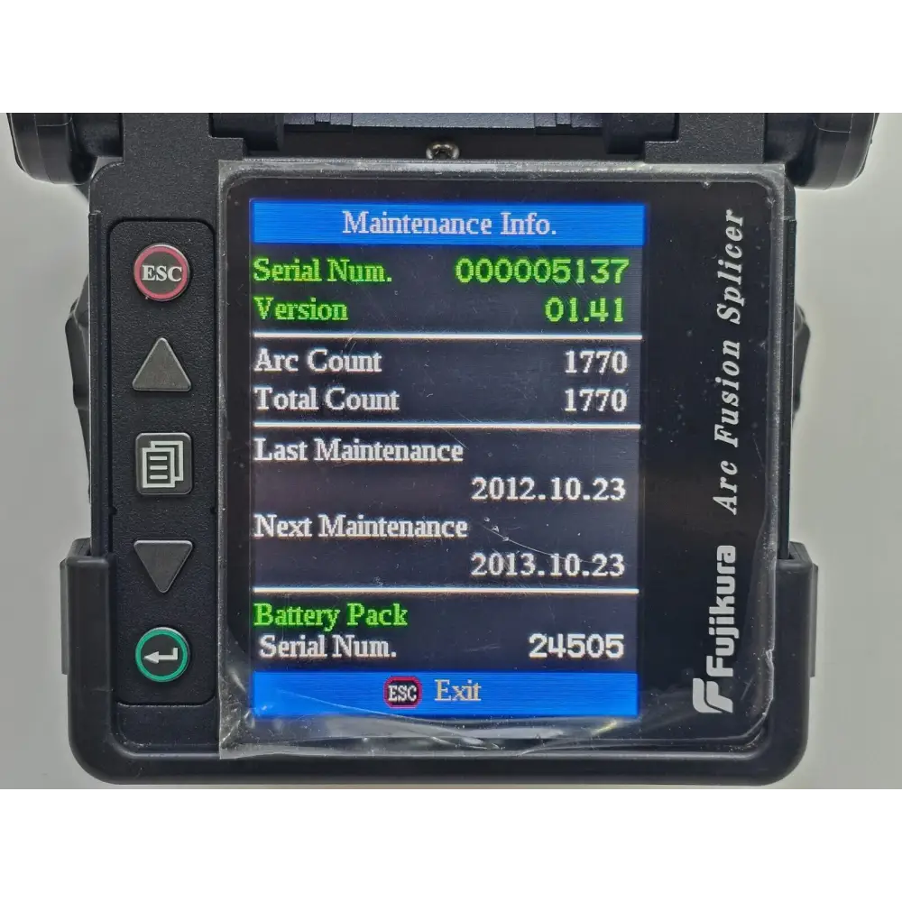 Fujikura FSM-18S carry case exterior showing latches and handle
