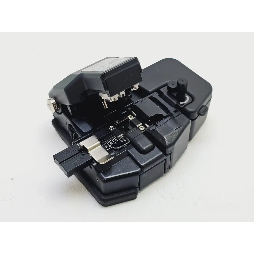 Fujikura FSM-18S splicer showing ARC count display on LCD screen