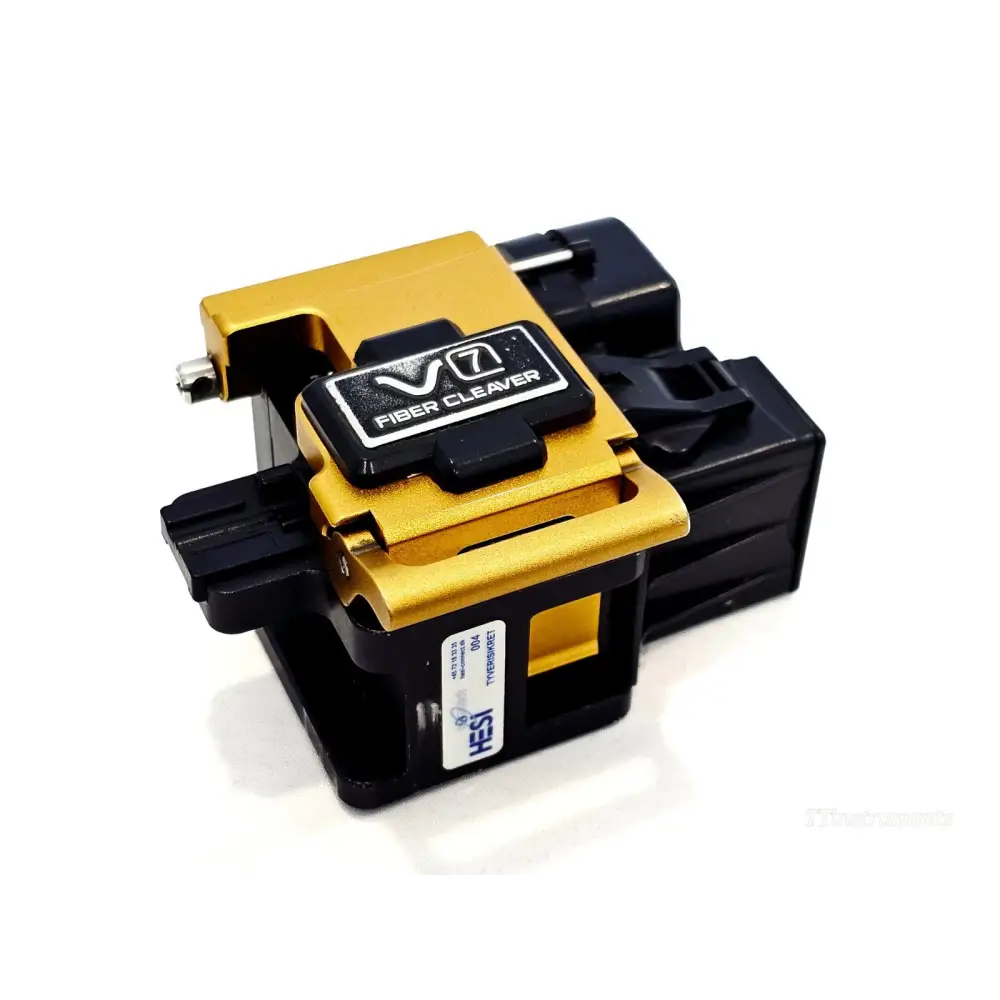 INNO V7 high-precision fibre cleaver front three-quarter view showing gold and black body with V7 label
