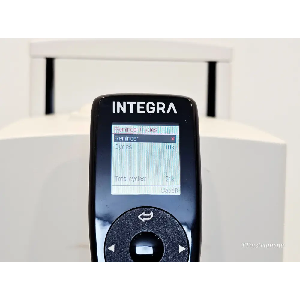 INTEGRA VIAFLO 96 instrument label showing model and serial number