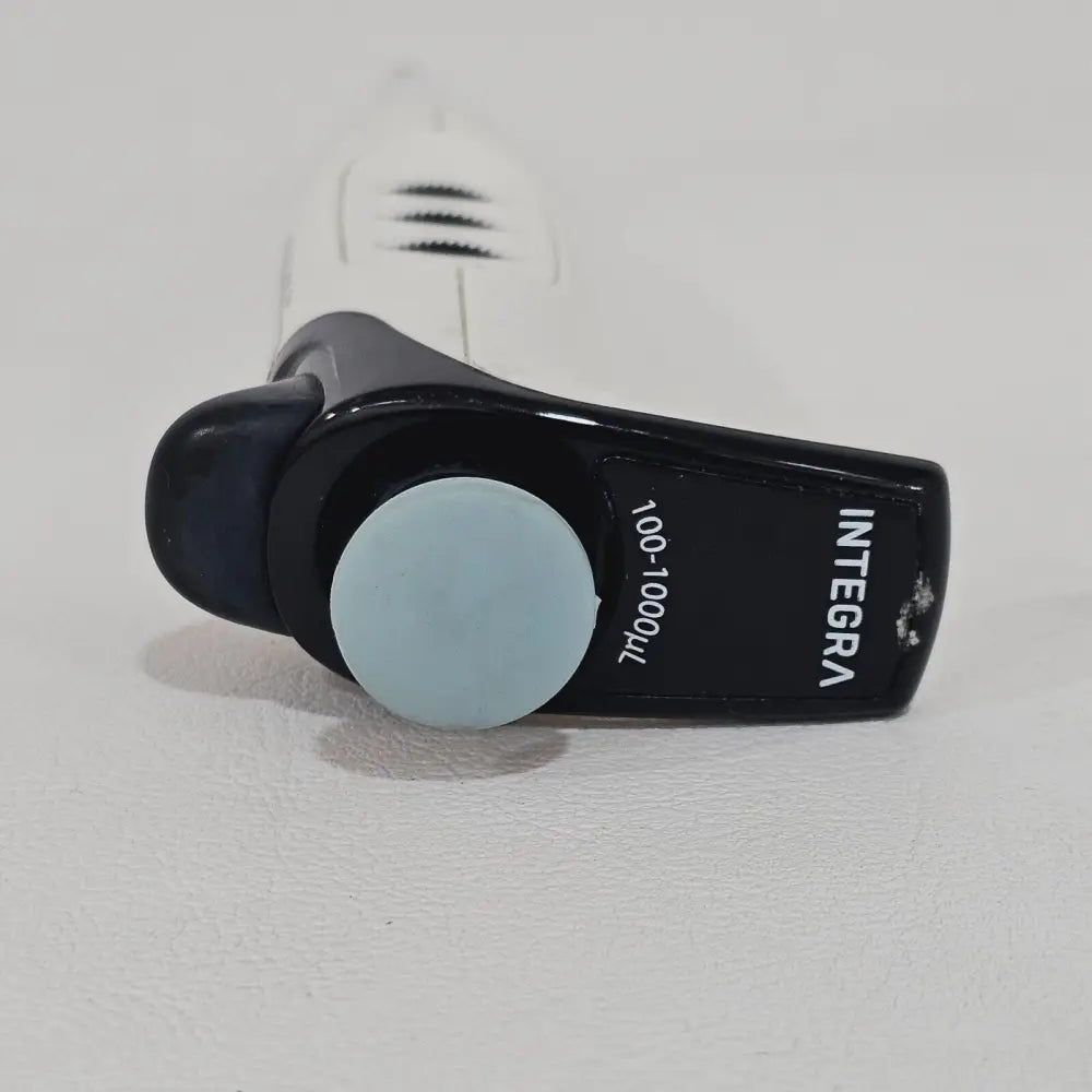 INTEGRA EVOLVE 3018 pipette showing three Quick Set Dials for volume adjustment
