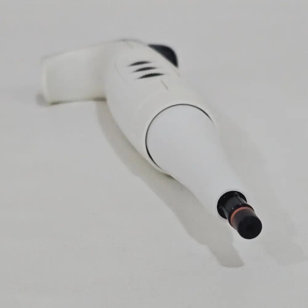 INTEGRA EVOLVE 3018 pipette volume display and dial detail close-up