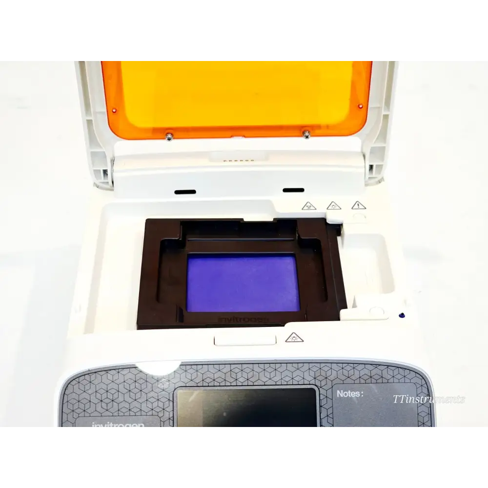 Invitrogen E-Gel Power Snap Plus G9100 open gel bay close-up showing blue-light transilluminator platform