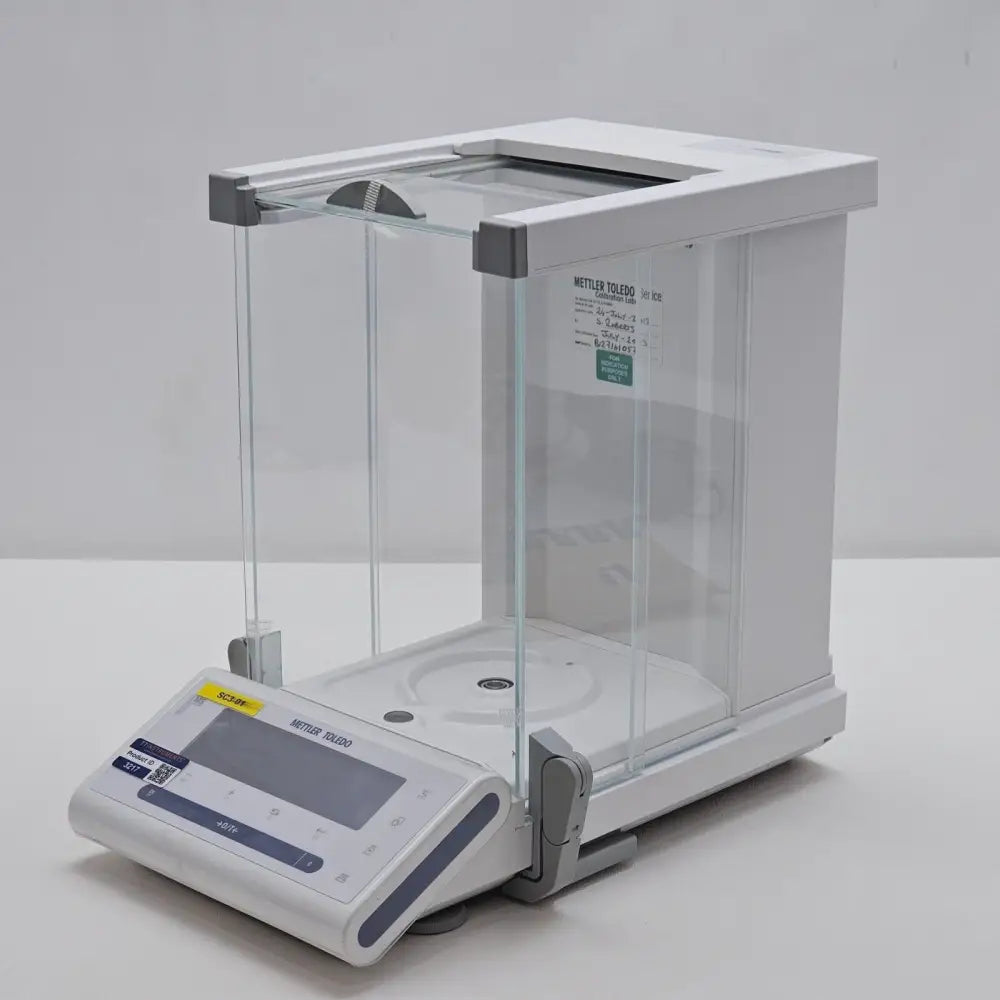 Mettler Toledo MS105DU semi-micro balance display panel showing readout and SmartKeys