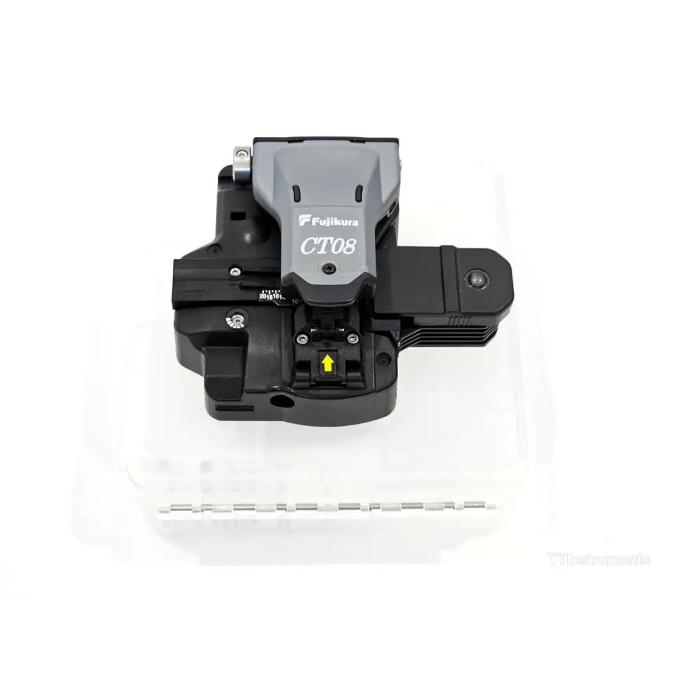 Fujikura 31S fusion splicer right-side profile showing ruggedised housing and port layout