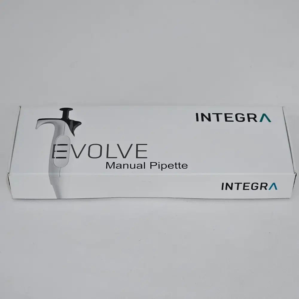 INTEGRA EVOLVE 3015 manual pipette close-up of GRIPTIP fitting and tip ejector button