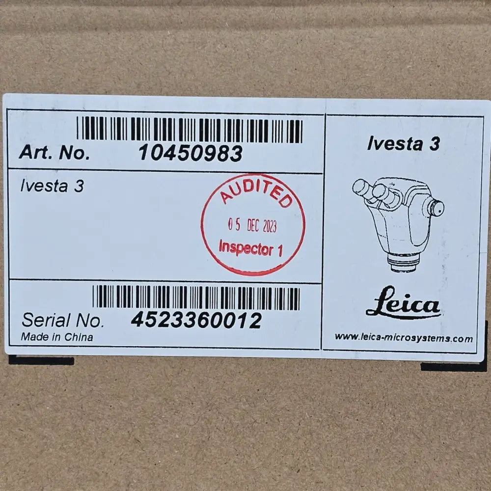 Leica Ivesta 3 Greenough microscope showing large 122 mm working distance beneath objective