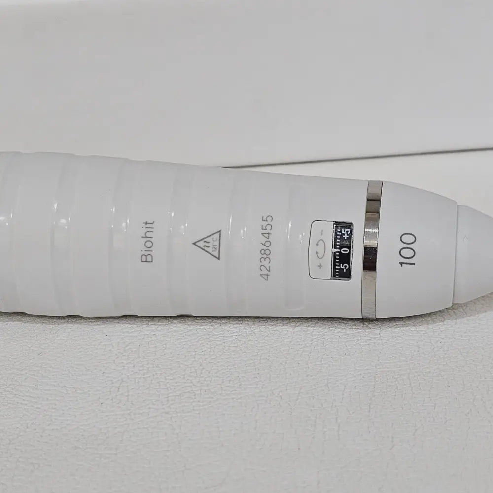 Sartorius Tacta LH-729050 adjustment key and calibration settings window on rear of pipette body
