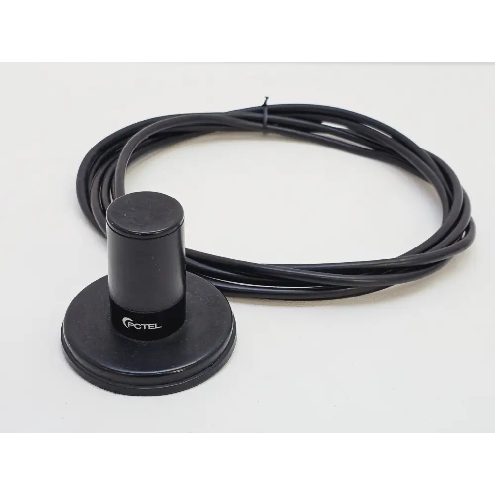 PCTEL IBflex 08900S in-car charger and power supply accessories shown alongside scanner