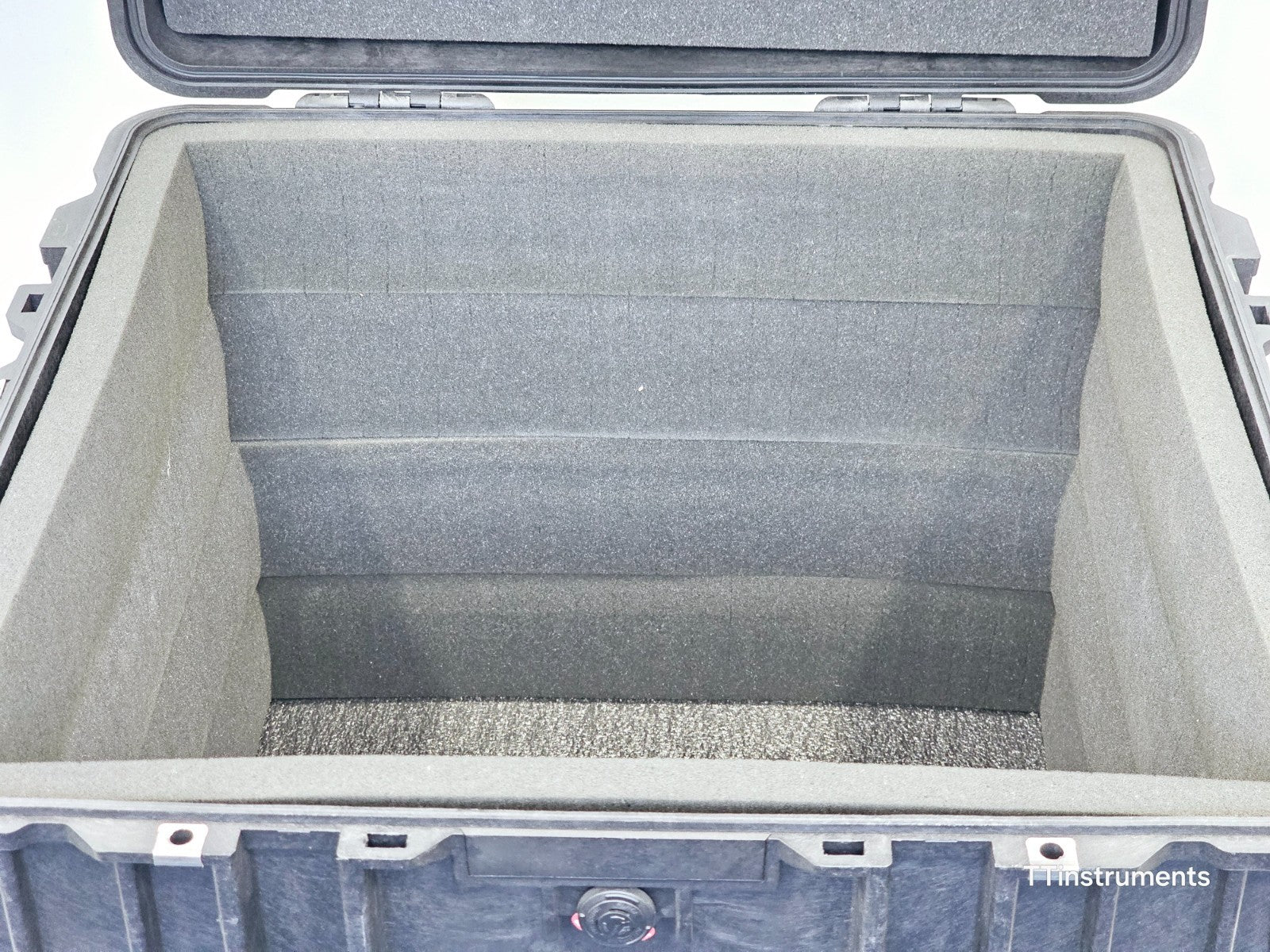 Pelican 0370 Carry Case with Foam