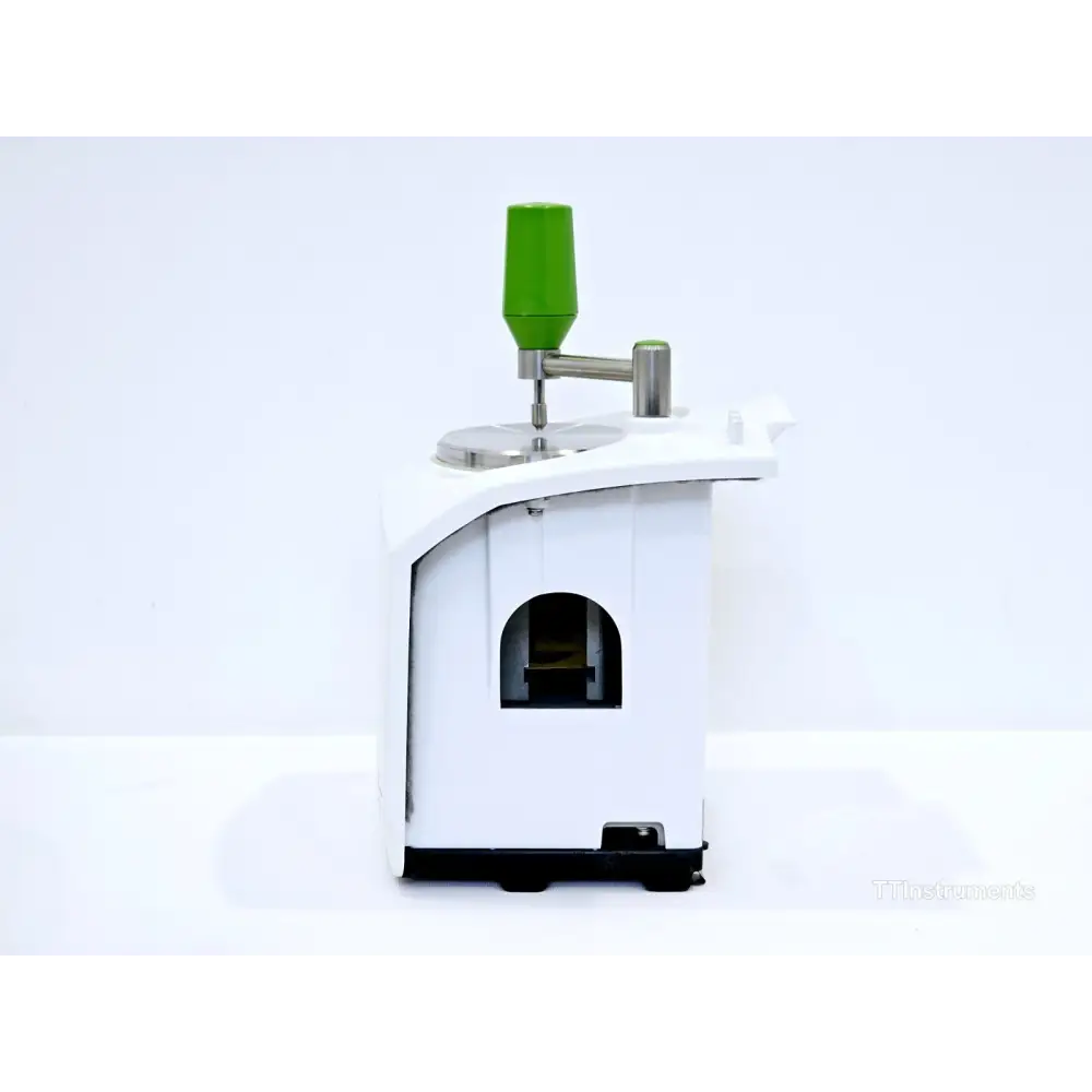 PerkinElmer UATR TWO ATR accessory diamond crystal detail close-up view