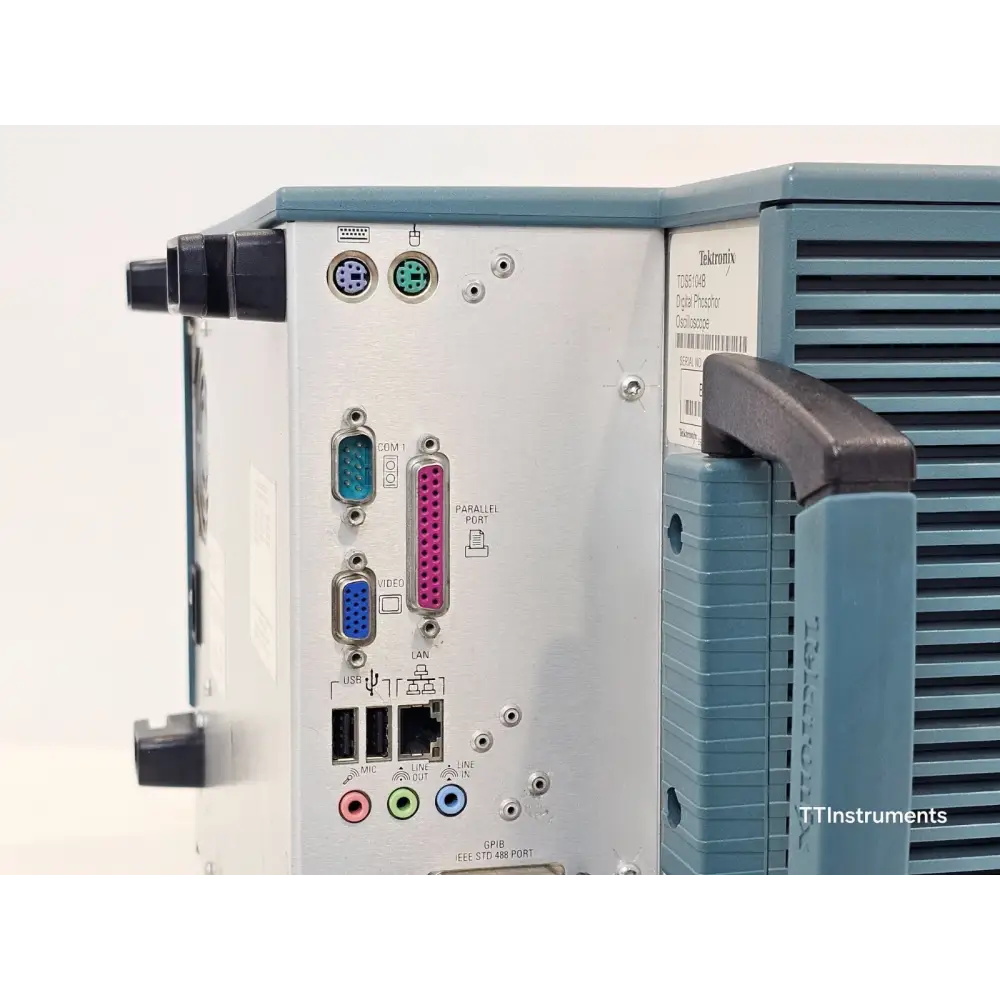 Tektronix TDS5104B unit label close-up with voltage and safety ratings