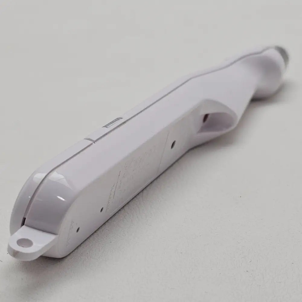 Reichert TONO-PEN XL model and serial number label on instrument body