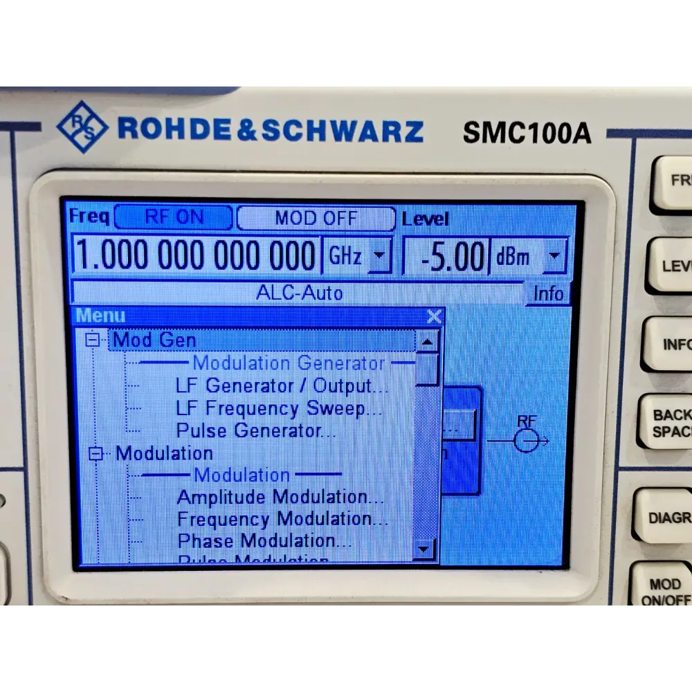 Rohde & Schwarz SMC100A 9 khz - 3.2 GHz Signal Generator SMC-B103 Option R&S SMC