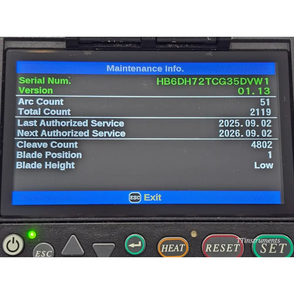 Fujikura FSM-22S splicer LCD display screen showing splice result readout