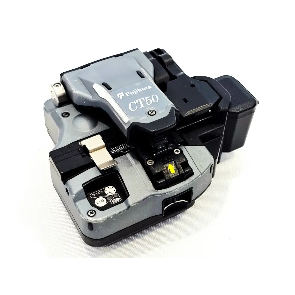 Fujikura CT50 fibre cleaver top view showing blade assembly, fibre channel and automatic retraction mechanism