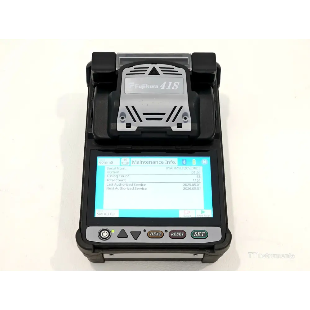 Fujikura 41S fusion splicer front view showing 5-inch TFT touchscreen and V-groove fibre clamps
