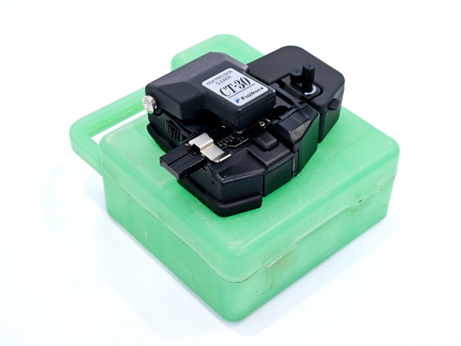 Fujikura FSM-60S power adapter and battery charger included with the splicer