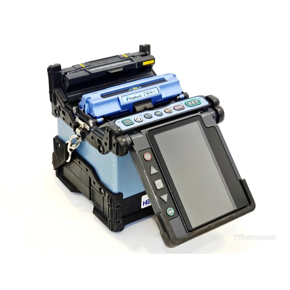Fujikura 70S+ fusion splicer display screen showing splice program interface