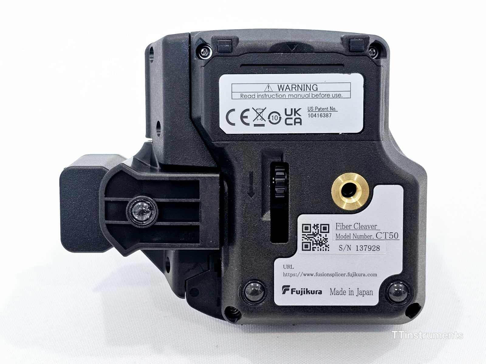 Fujikura 90S+ fusion splicer label showing ARC count and EU licence details