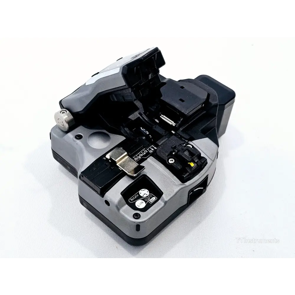 Fujikura FSM-60S power adapter and battery charger included with the splicer