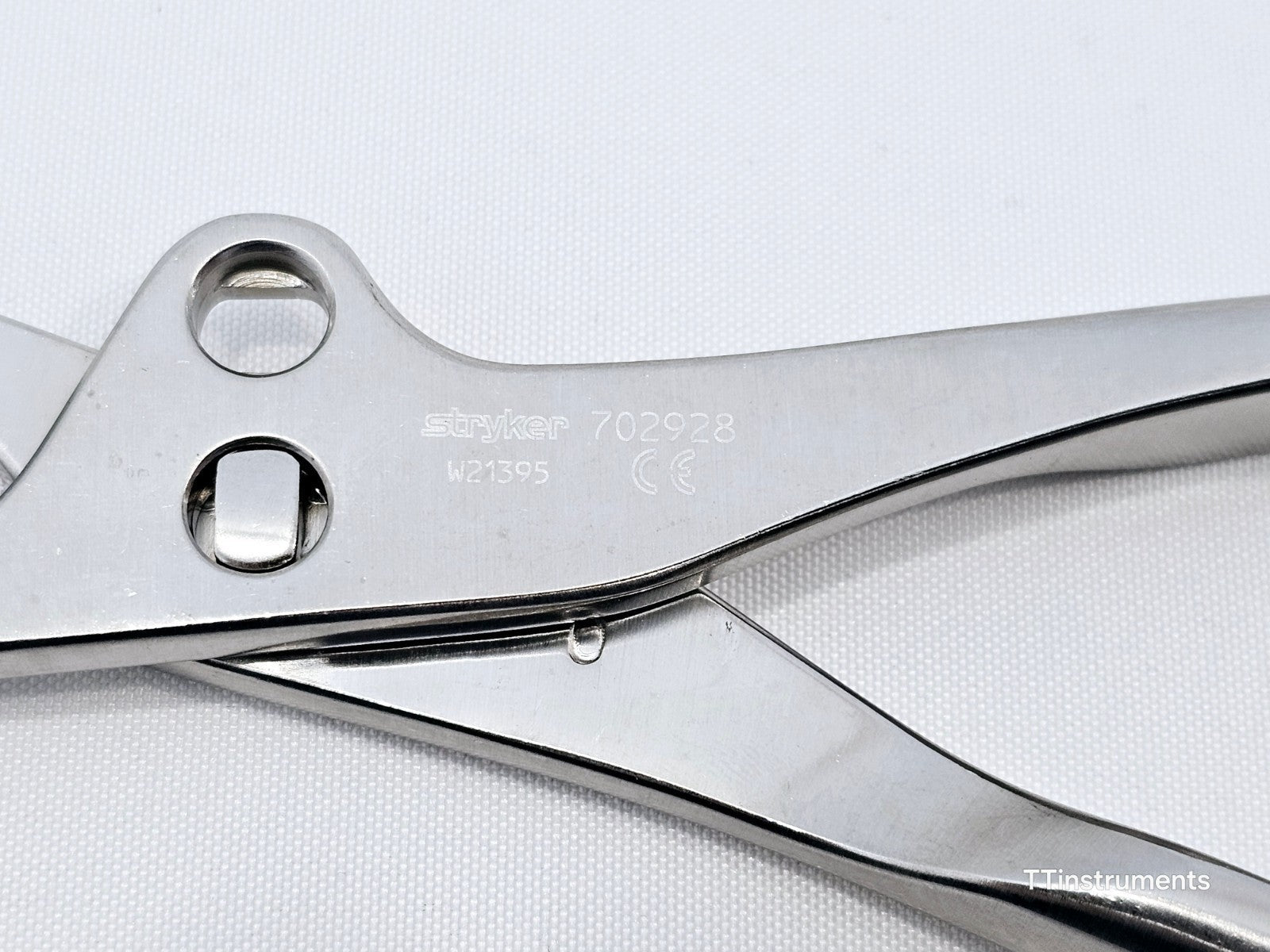 Stryker 702928 Faraboeuf Forceps handle and body detail, part of Stryker PRO Pelvis System