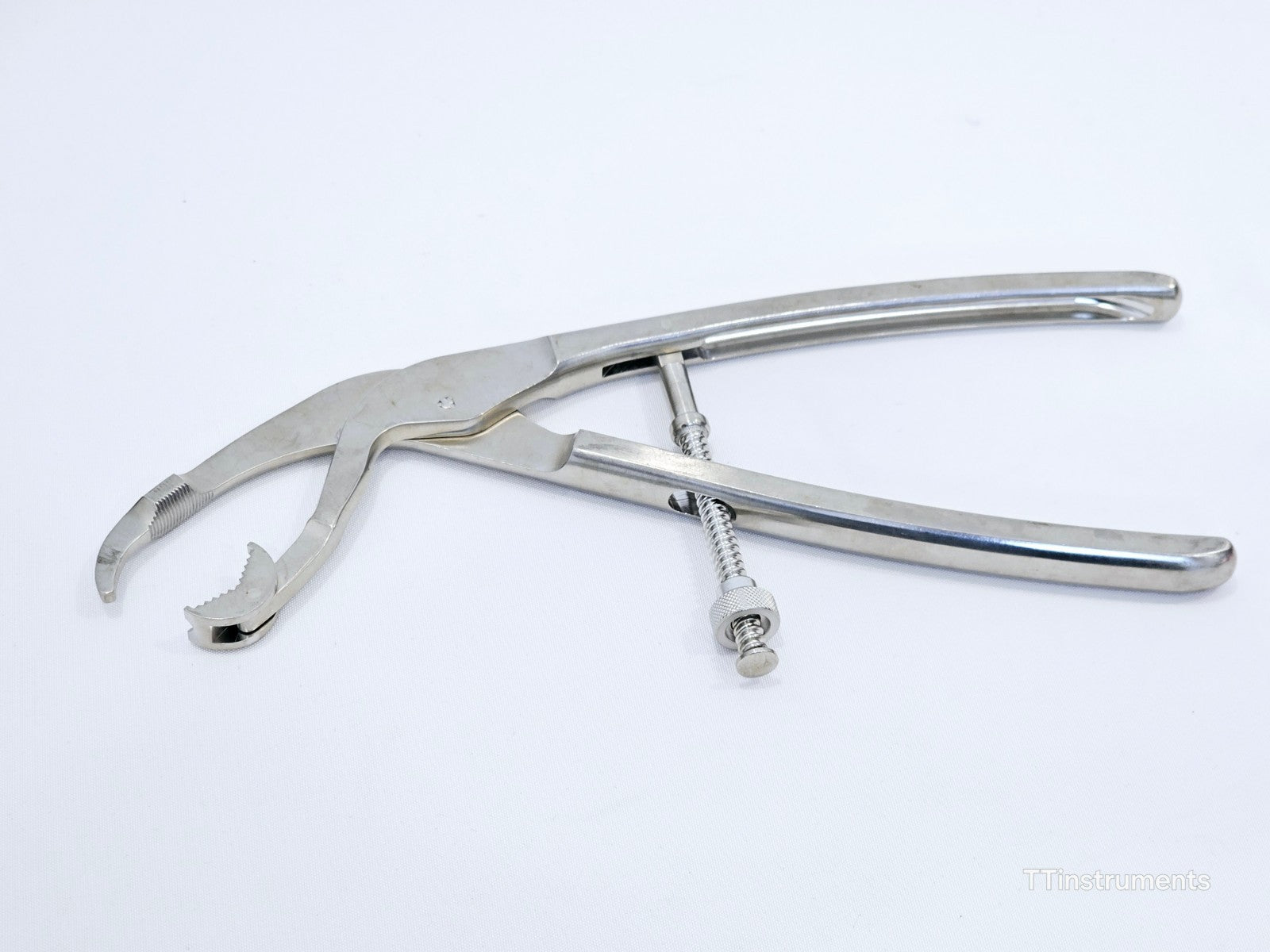 Stryker 702946 forceps Size 3 handle and self-centring mechanism close-up