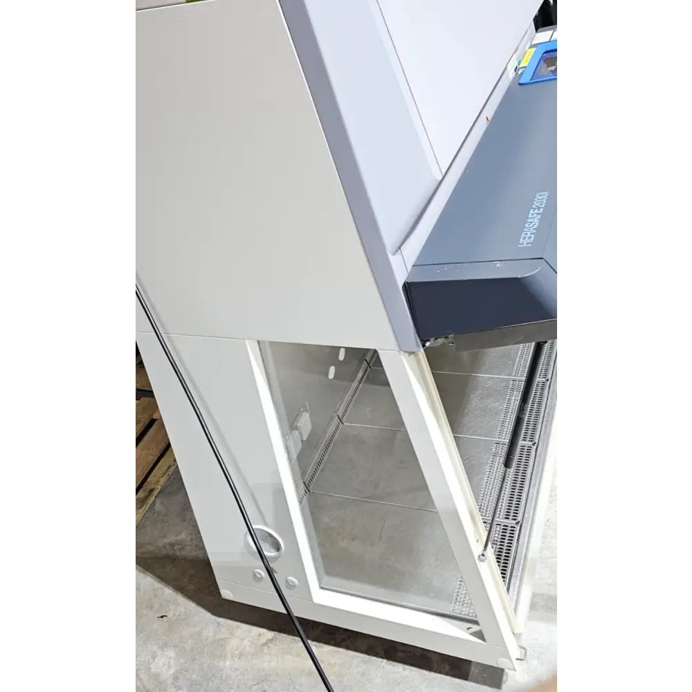 Herasafe 2030i 1.5m BSC right-side profile view showing cabinet depth