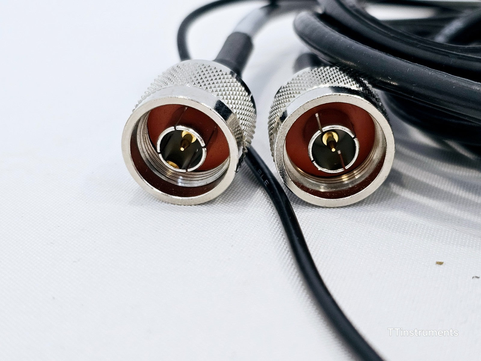 Viavi G700050358 Magnet Mount RF Omni Antenna, Type N(m) Plug, 694 to 6000 MHz