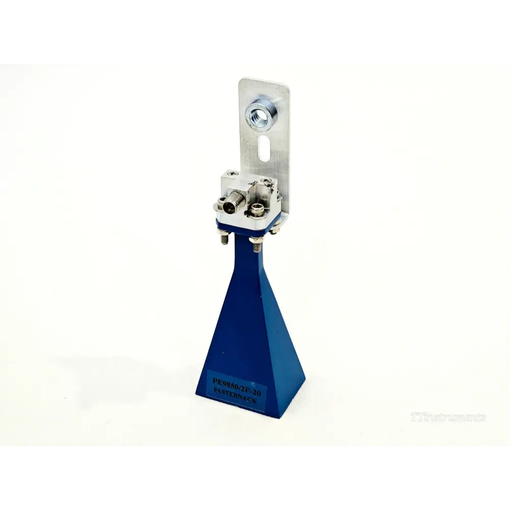 Pasternack PE9850/2F-20 blue pyramidal WR-28 horn antenna with K-female connector and wall-mount bracket, front close-up view