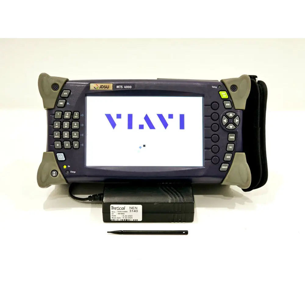 Viavi JDSU MTS 4000 mainframe with 4136 RMP OTDR module, front view