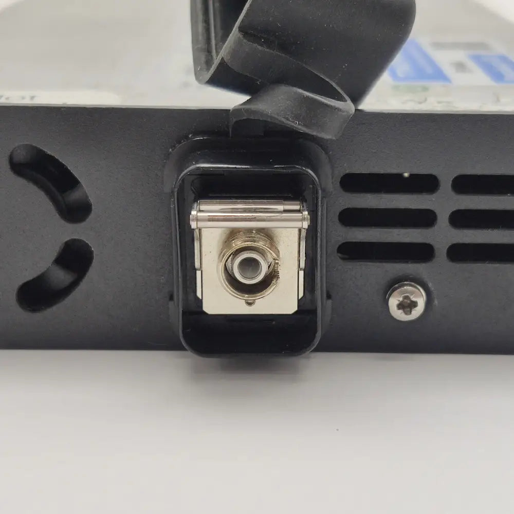 Viavi 8136 LR SM OTDR module close-up detail and identification label