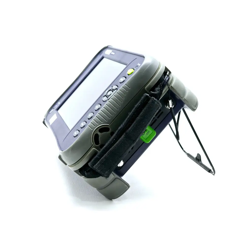 Viavi MTS 6000A V2 touchscreen display showing OTDR trace measurement