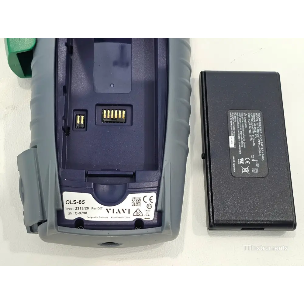 Close-up of APC SC connector interface on Viavi OLS-85