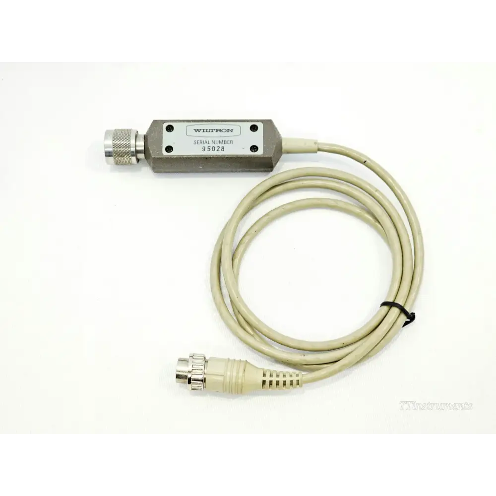 Wiltron 5400-71N50 RF Detector rear label showing serial number 95028 with coiled interface cable